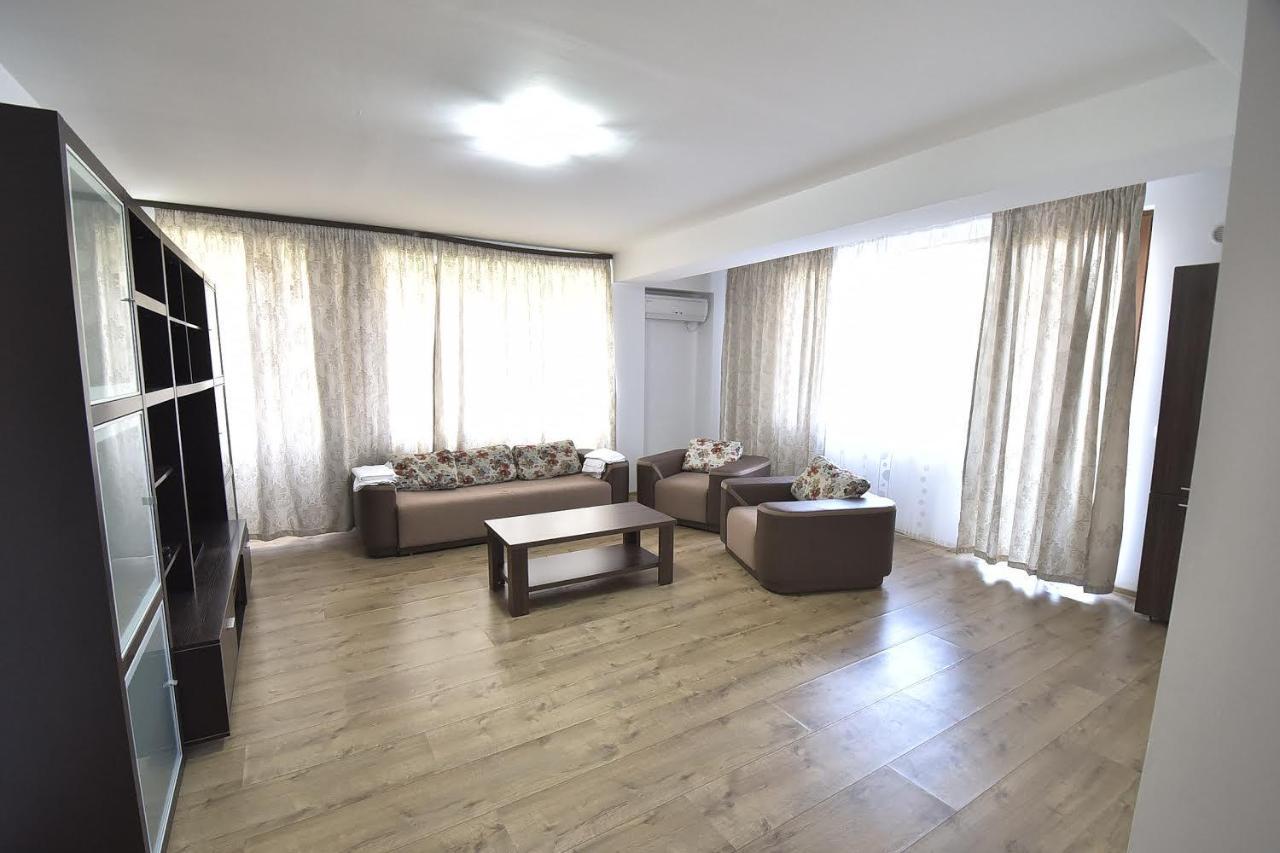 Vilagio Apartments นาโวดาริ ภายนอก รูปภาพ