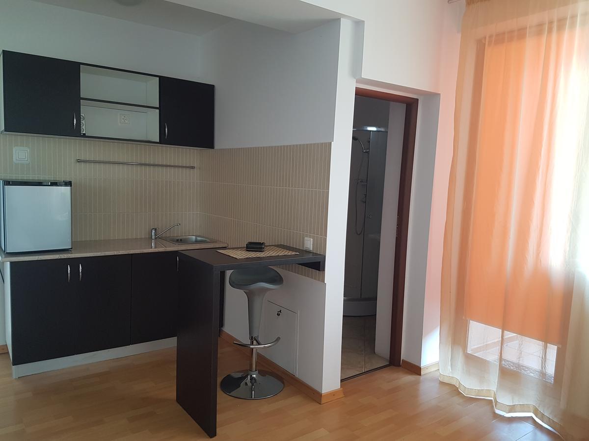 Vilagio Apartments นาโวดาริ ภายนอก รูปภาพ